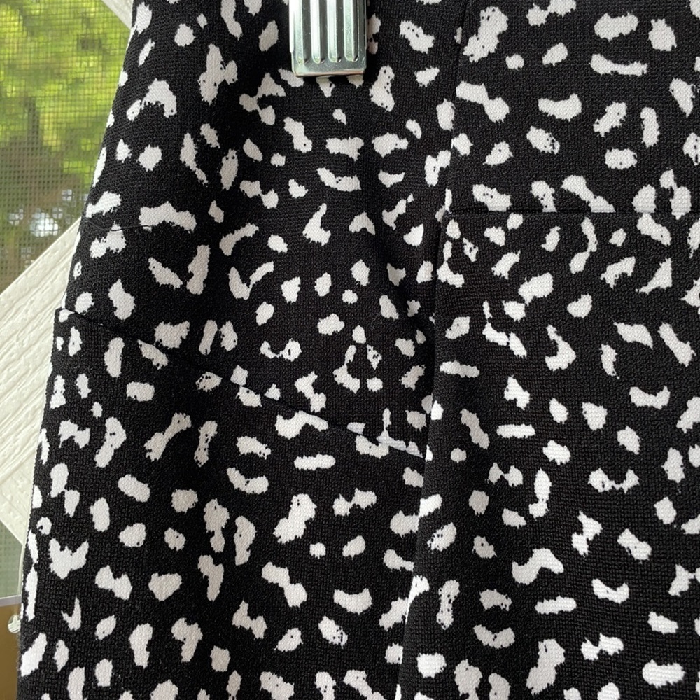 Michael Kors Black/White Print Pencil Skirt - Picture 3 of 9